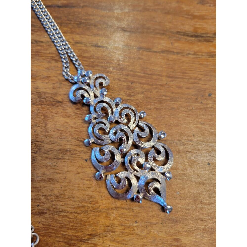 Vintage Monet Scrolled Hinged Pendant Necklace Textured Large Silvertone 24”